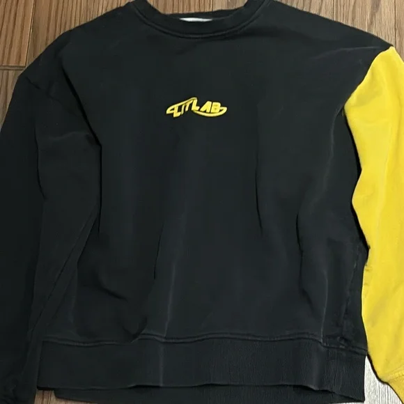 Rare Pokemon Nintendo Litlab Crewneck Sweatshirt Pikachu Size Medium - Picture 2 of 5